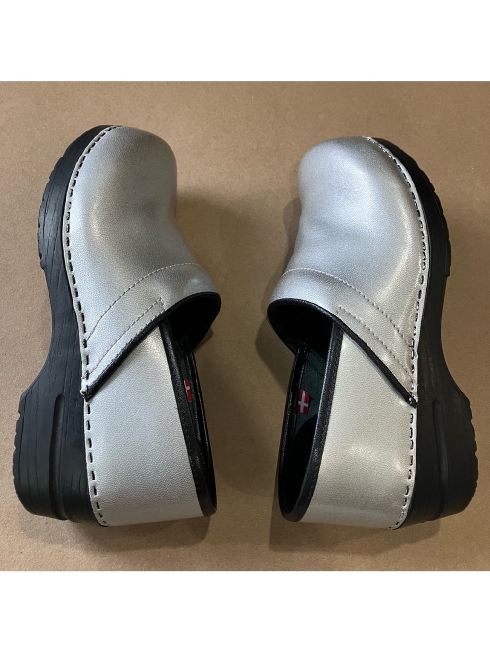 Sanita Silver Metallic Leather Comfort Clogs Izabella Size 40 - Picture 5 of 10